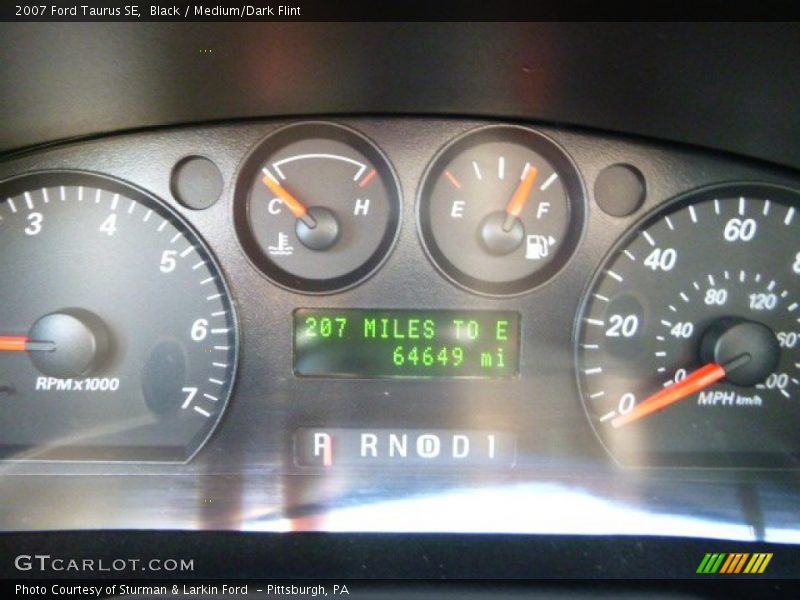 Black / Medium/Dark Flint 2007 Ford Taurus SE