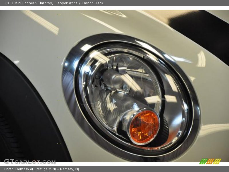Pepper White / Carbon Black 2013 Mini Cooper S Hardtop