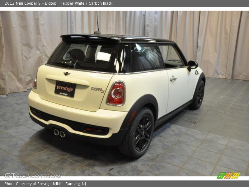 Pepper White / Carbon Black 2013 Mini Cooper S Hardtop