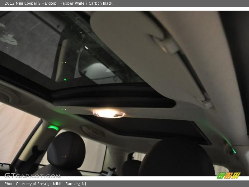 Pepper White / Carbon Black 2013 Mini Cooper S Hardtop