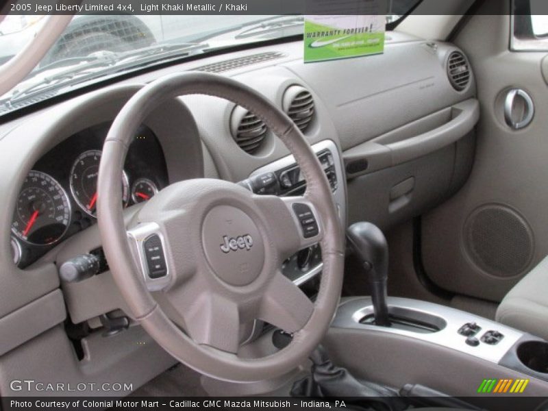 Light Khaki Metallic / Khaki 2005 Jeep Liberty Limited 4x4