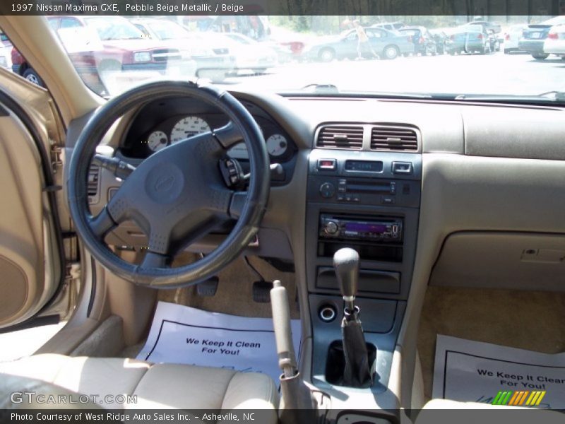 Pebble Beige Metallic / Beige 1997 Nissan Maxima GXE