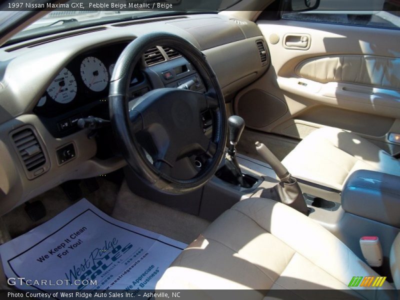 Pebble Beige Metallic / Beige 1997 Nissan Maxima GXE
