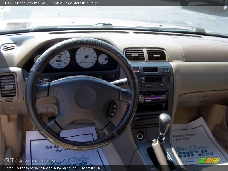 Pebble Beige Metallic / Beige 1997 Nissan Maxima GXE