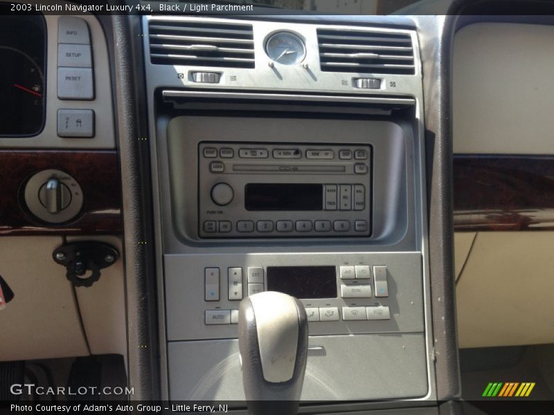 Black / Light Parchment 2003 Lincoln Navigator Luxury 4x4
