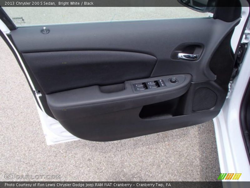 Bright White / Black 2013 Chrysler 200 S Sedan