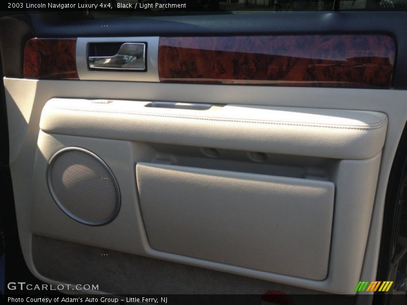 Black / Light Parchment 2003 Lincoln Navigator Luxury 4x4