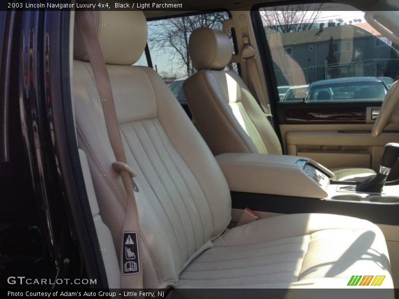Black / Light Parchment 2003 Lincoln Navigator Luxury 4x4