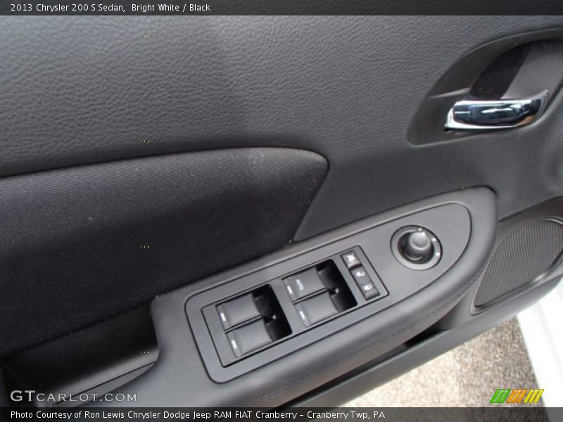Bright White / Black 2013 Chrysler 200 S Sedan