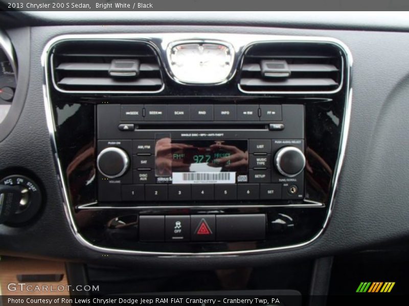 Controls of 2013 200 S Sedan