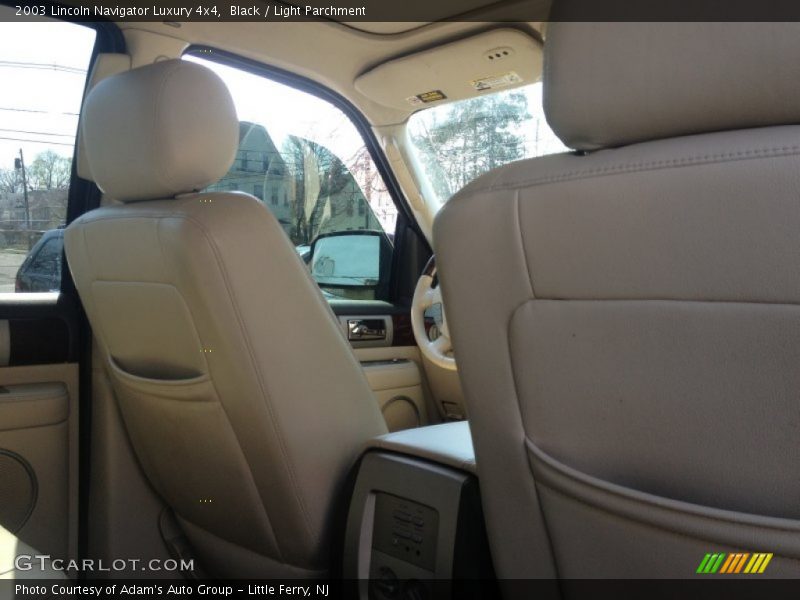 Black / Light Parchment 2003 Lincoln Navigator Luxury 4x4