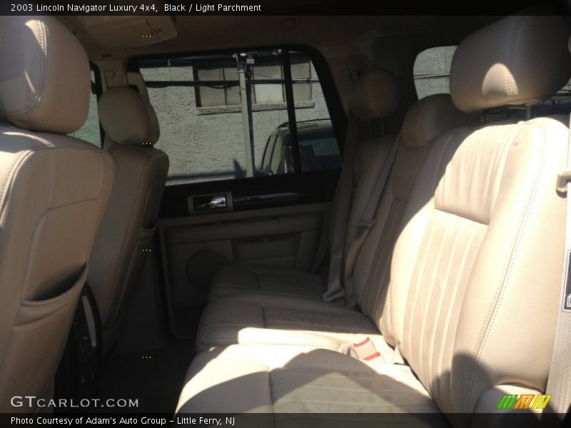 Black / Light Parchment 2003 Lincoln Navigator Luxury 4x4