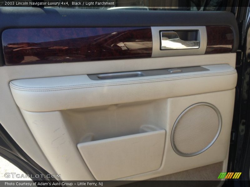 Black / Light Parchment 2003 Lincoln Navigator Luxury 4x4