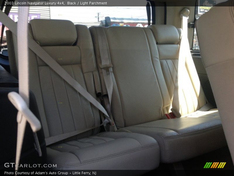 Black / Light Parchment 2003 Lincoln Navigator Luxury 4x4