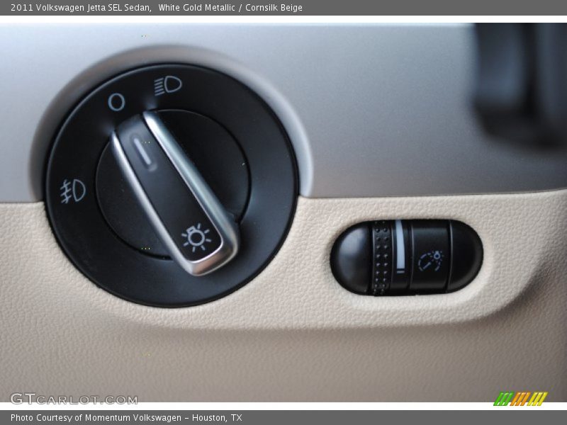 White Gold Metallic / Cornsilk Beige 2011 Volkswagen Jetta SEL Sedan