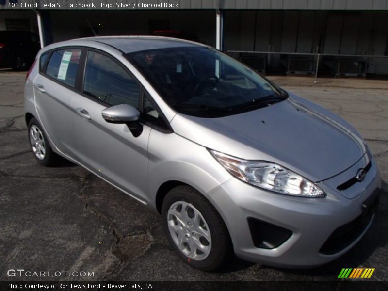 Ingot Silver / Charcoal Black 2013 Ford Fiesta SE Hatchback