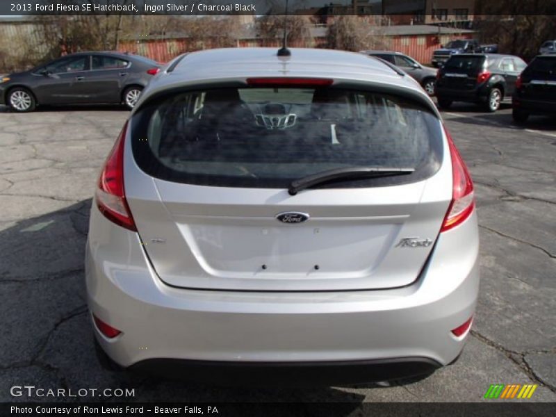 Ingot Silver / Charcoal Black 2013 Ford Fiesta SE Hatchback