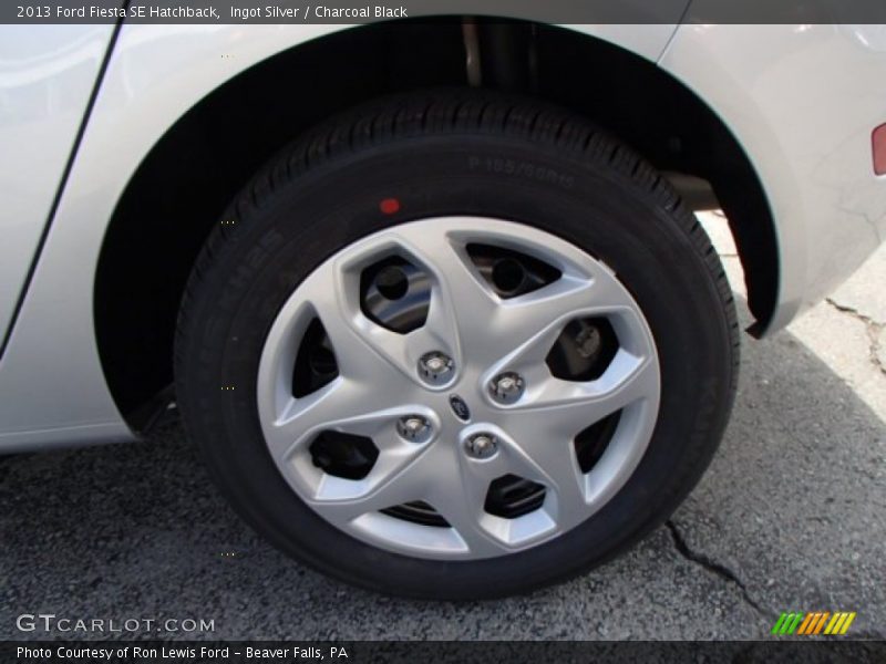 Ingot Silver / Charcoal Black 2013 Ford Fiesta SE Hatchback