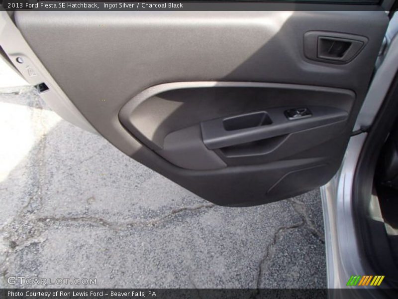 Ingot Silver / Charcoal Black 2013 Ford Fiesta SE Hatchback