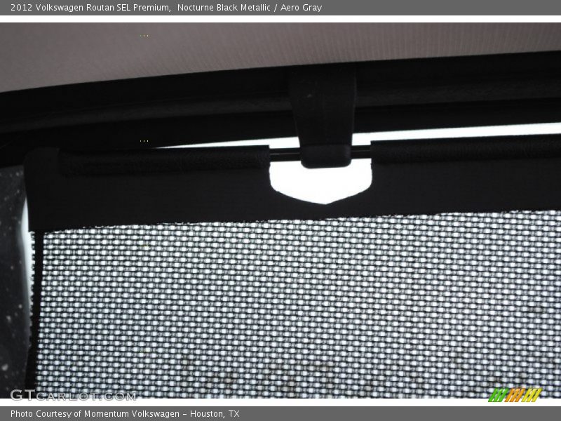 Nocturne Black Metallic / Aero Gray 2012 Volkswagen Routan SEL Premium