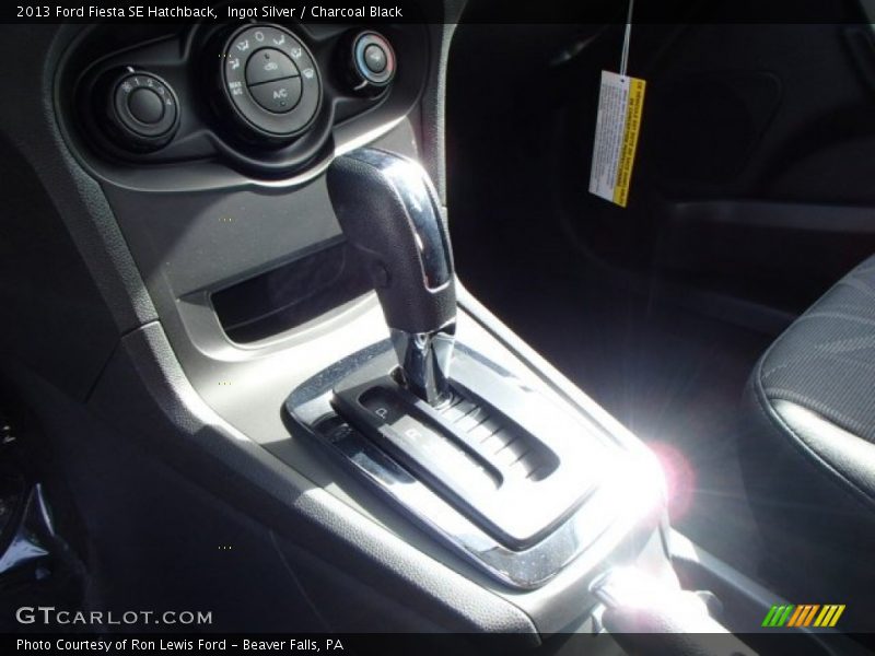 Ingot Silver / Charcoal Black 2013 Ford Fiesta SE Hatchback