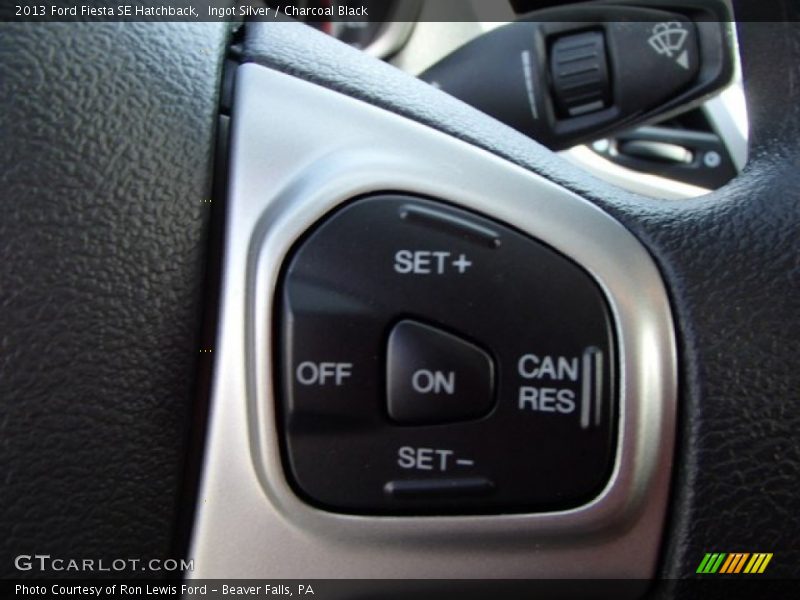 Ingot Silver / Charcoal Black 2013 Ford Fiesta SE Hatchback