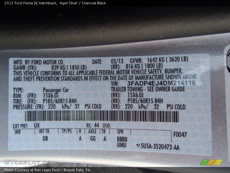 Ingot Silver / Charcoal Black 2013 Ford Fiesta SE Hatchback