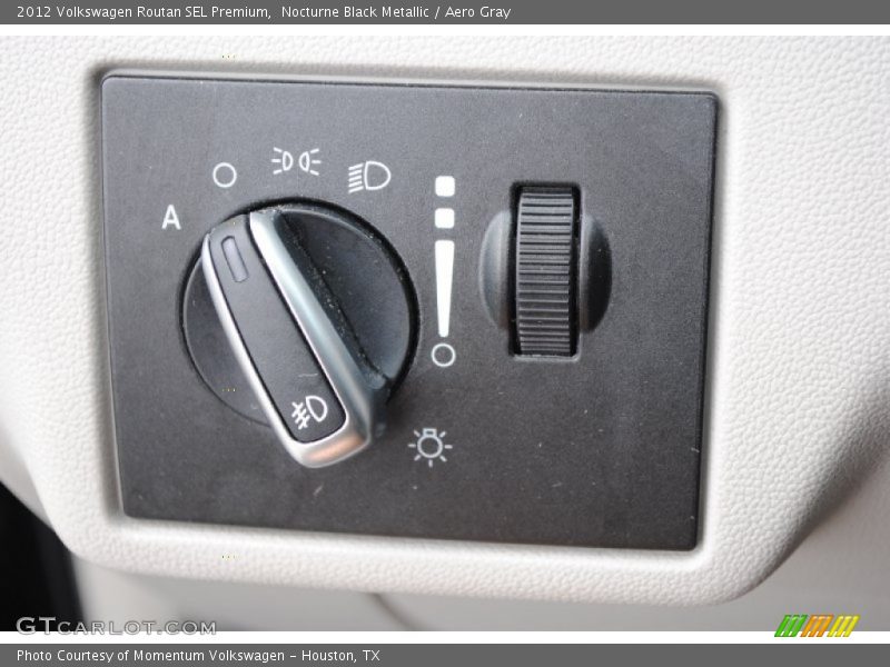 Nocturne Black Metallic / Aero Gray 2012 Volkswagen Routan SEL Premium