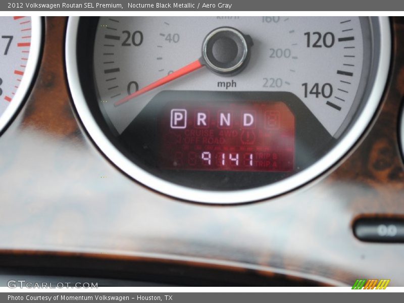 Nocturne Black Metallic / Aero Gray 2012 Volkswagen Routan SEL Premium