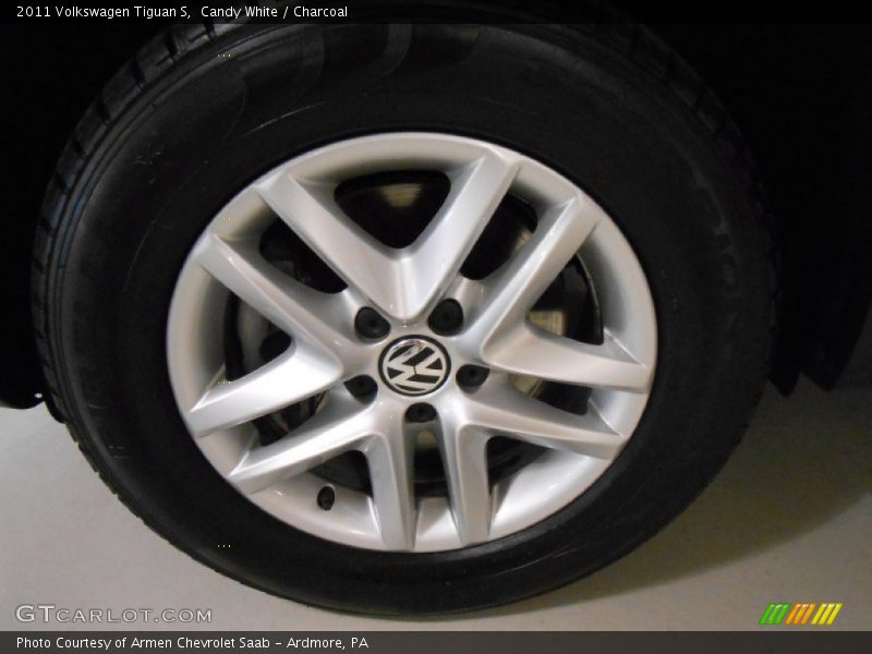 Candy White / Charcoal 2011 Volkswagen Tiguan S