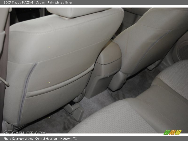 Rally White / Beige 2005 Mazda MAZDA3 i Sedan