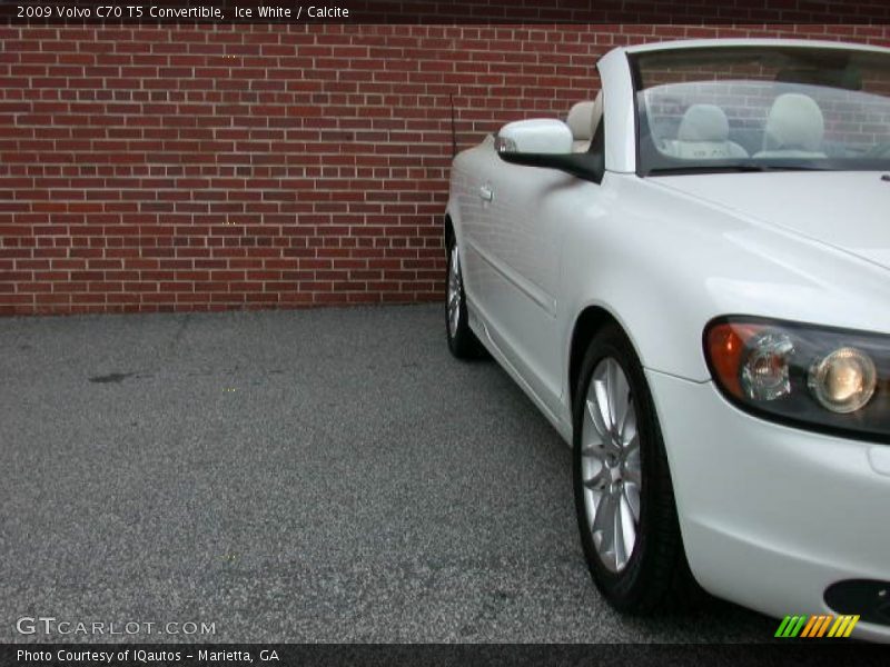 Ice White / Calcite 2009 Volvo C70 T5 Convertible