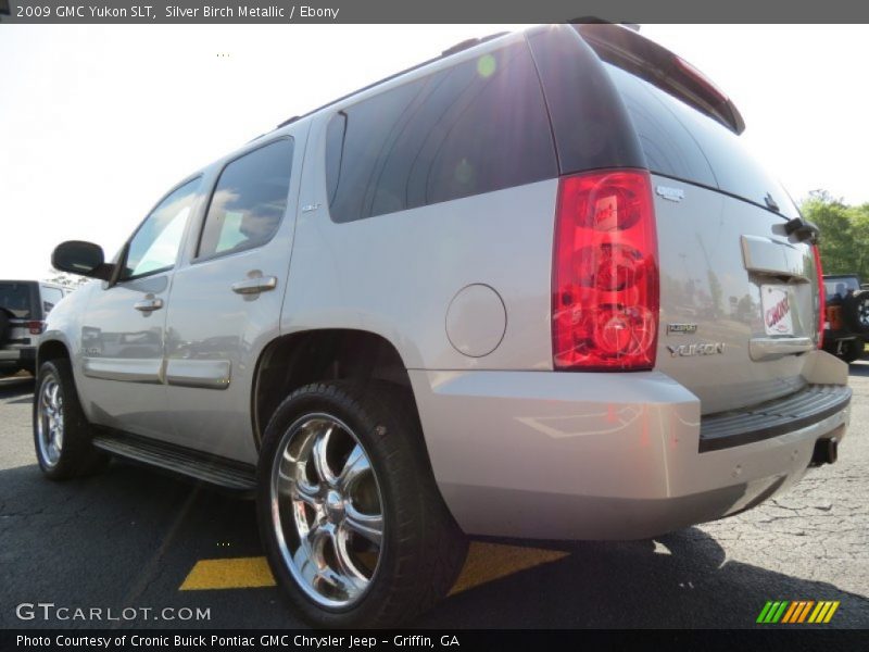 Silver Birch Metallic / Ebony 2009 GMC Yukon SLT