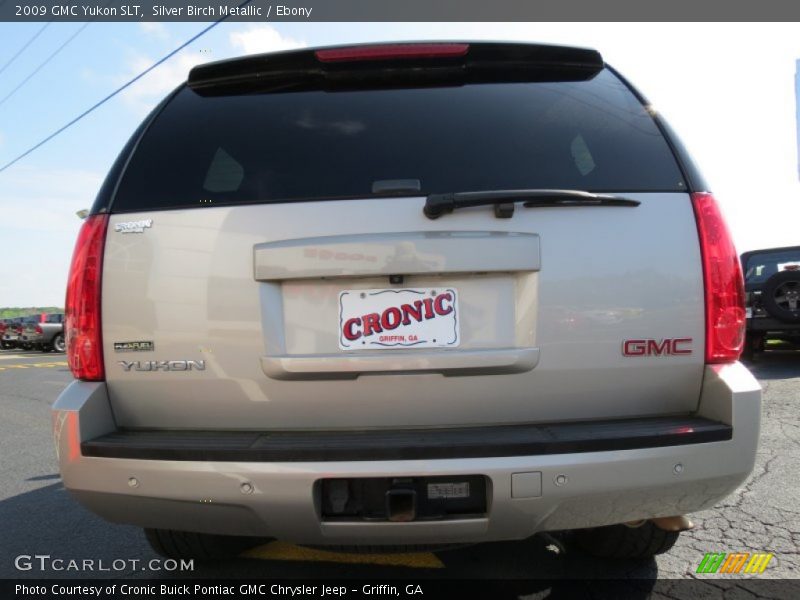 Silver Birch Metallic / Ebony 2009 GMC Yukon SLT