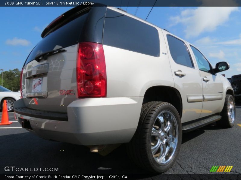 Silver Birch Metallic / Ebony 2009 GMC Yukon SLT