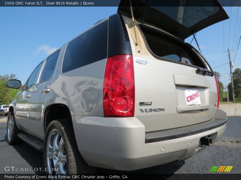 Silver Birch Metallic / Ebony 2009 GMC Yukon SLT