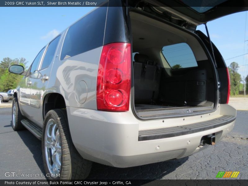 Silver Birch Metallic / Ebony 2009 GMC Yukon SLT