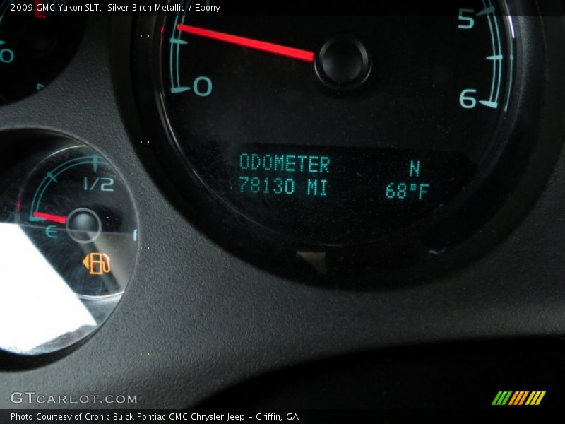 Silver Birch Metallic / Ebony 2009 GMC Yukon SLT