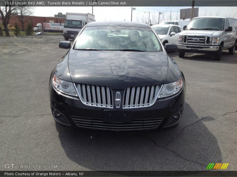 Tuxedo Black Metallic / Light Camel/Olive Ash 2010 Lincoln MKS AWD