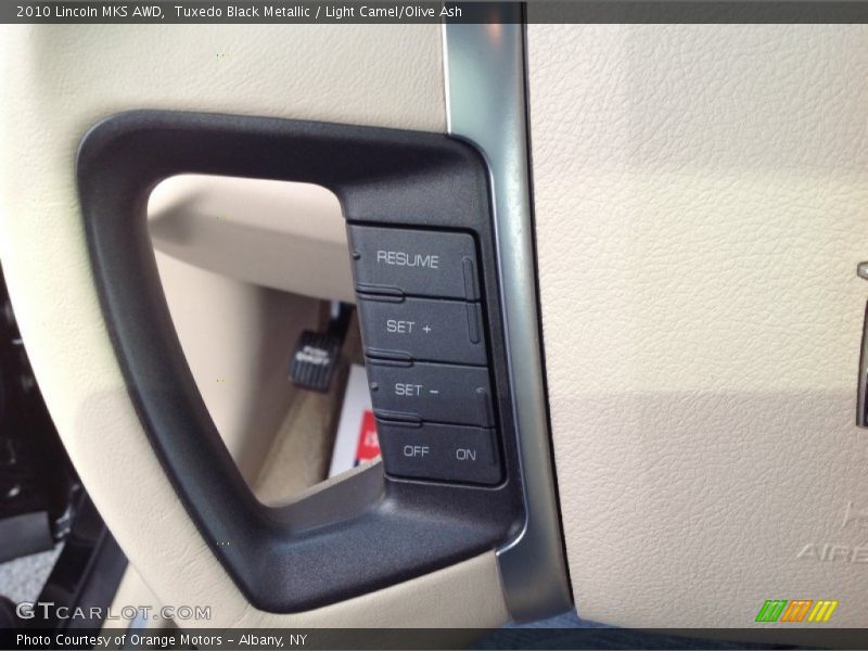 Tuxedo Black Metallic / Light Camel/Olive Ash 2010 Lincoln MKS AWD