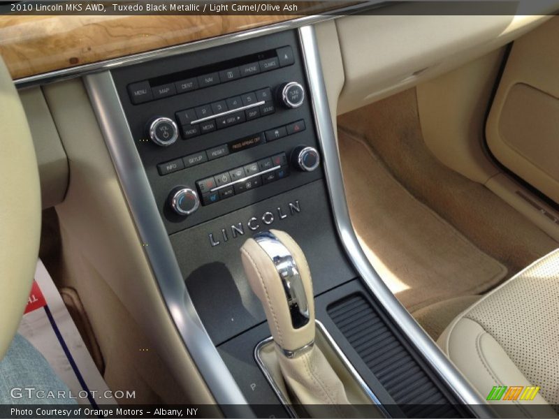 Tuxedo Black Metallic / Light Camel/Olive Ash 2010 Lincoln MKS AWD