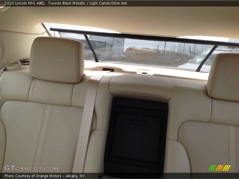 Tuxedo Black Metallic / Light Camel/Olive Ash 2010 Lincoln MKS AWD