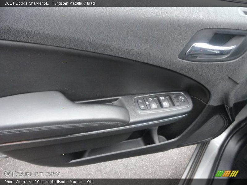 Tungsten Metallic / Black 2011 Dodge Charger SE