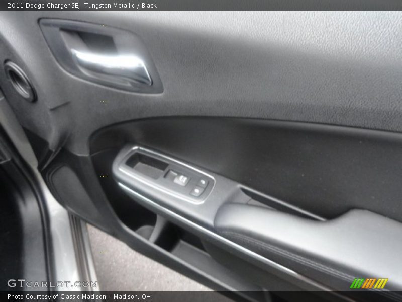 Tungsten Metallic / Black 2011 Dodge Charger SE