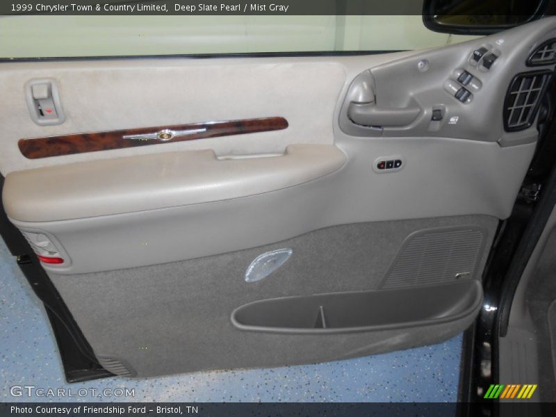 Door Panel of 1999 Town & Country Limited