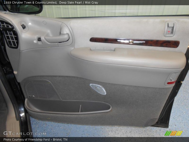 Door Panel of 1999 Town & Country Limited