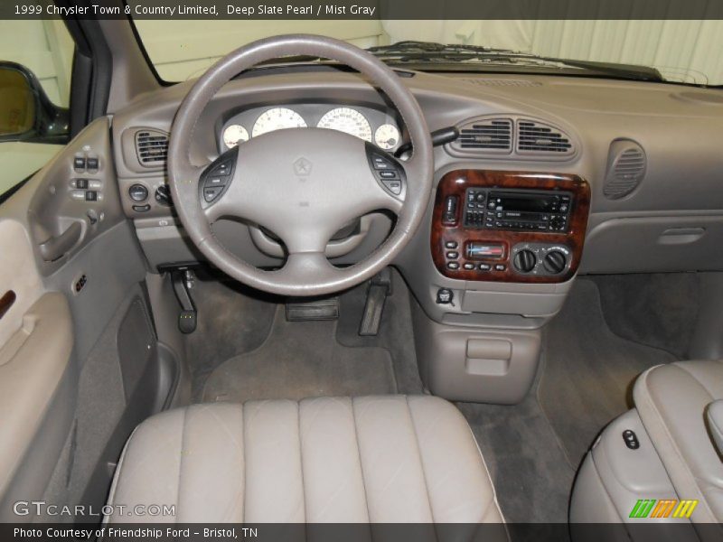 Dashboard of 1999 Town & Country Limited