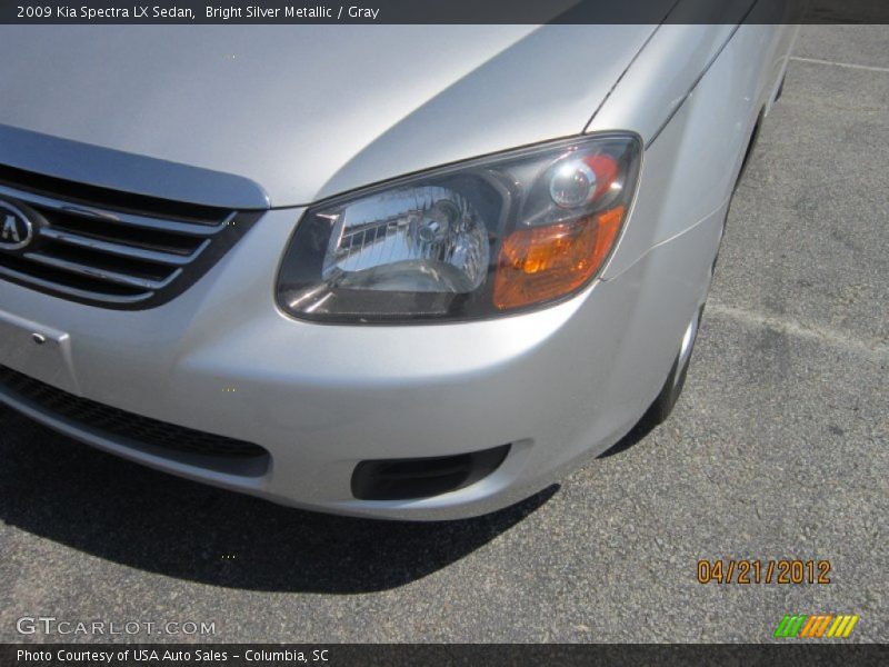 Bright Silver Metallic / Gray 2009 Kia Spectra LX Sedan