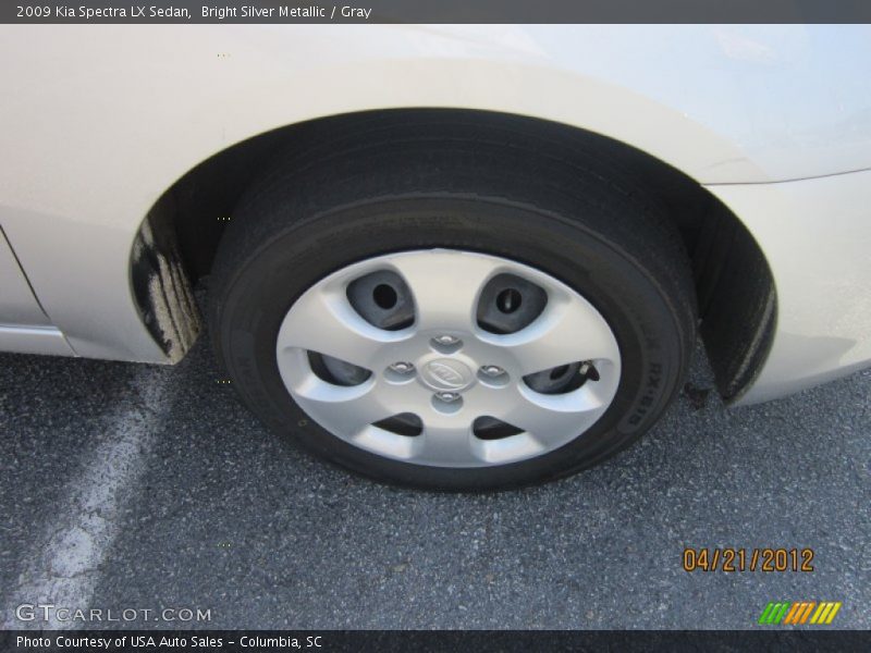 Bright Silver Metallic / Gray 2009 Kia Spectra LX Sedan