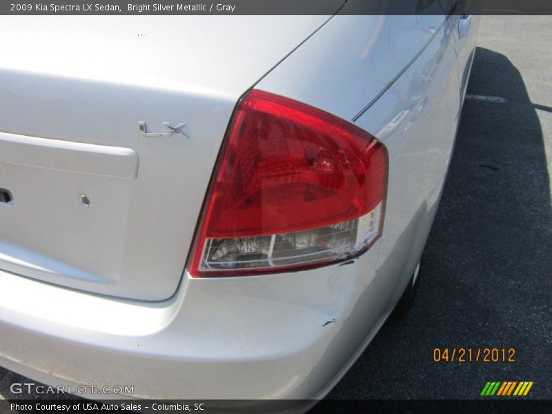 Bright Silver Metallic / Gray 2009 Kia Spectra LX Sedan